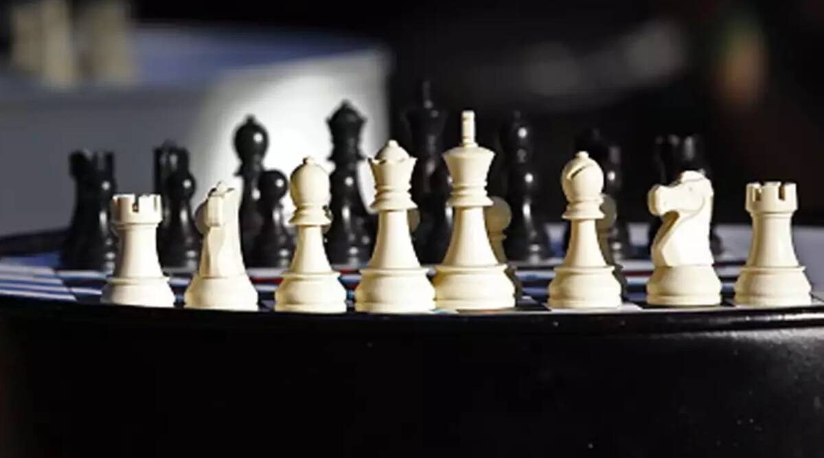 چرا شطرنج سیاه وسفید است