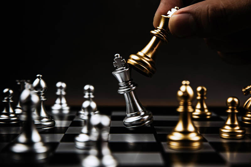 کیش و مات مهره نقره ای