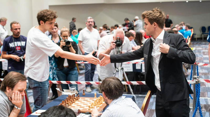 مسابقات شطرنج باز