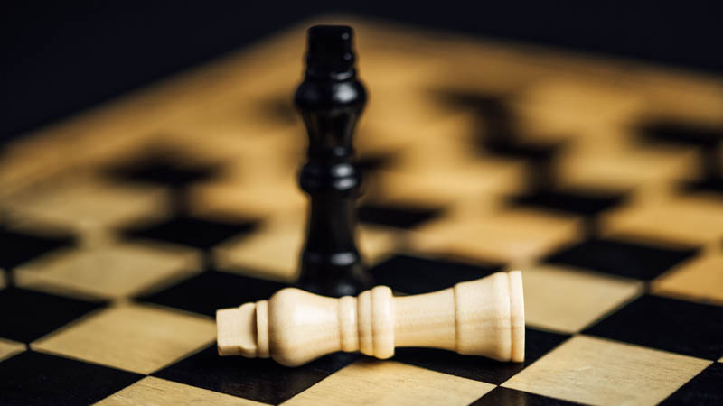 مهره سفید و مشکی