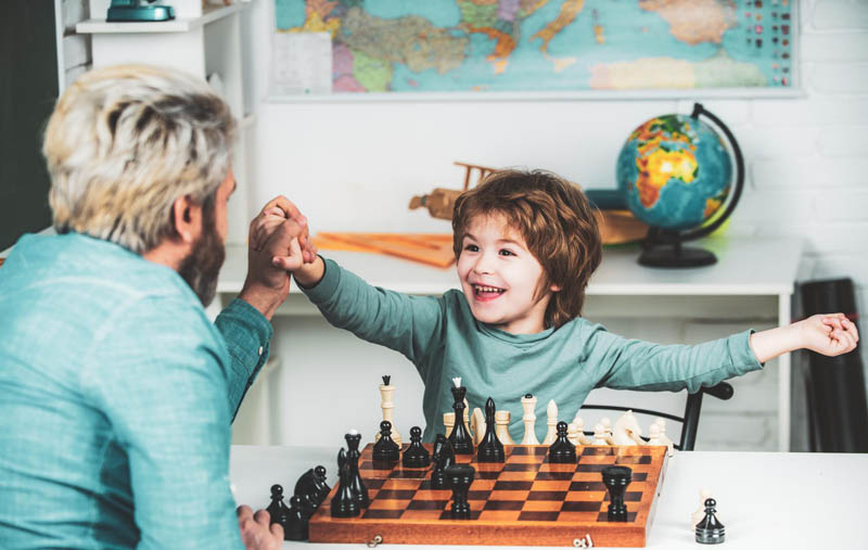 پیروزی بچه شطرنجباز