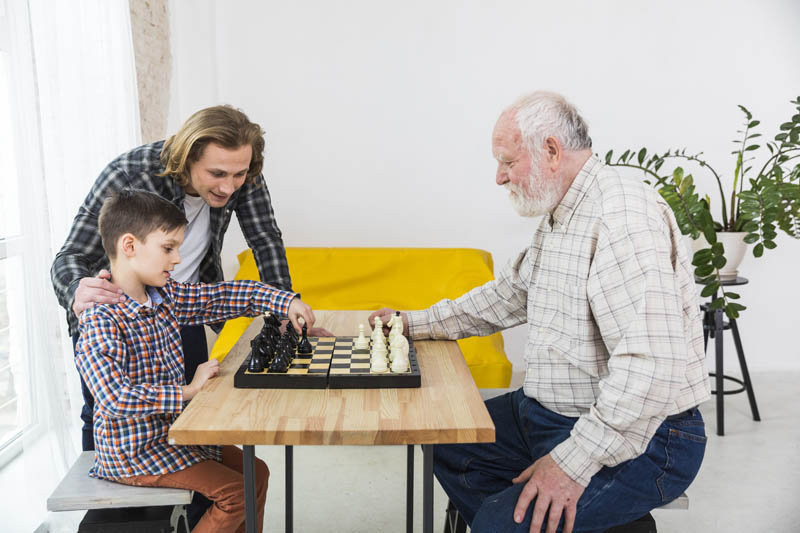 بازی شطرنج با پدربزرگ