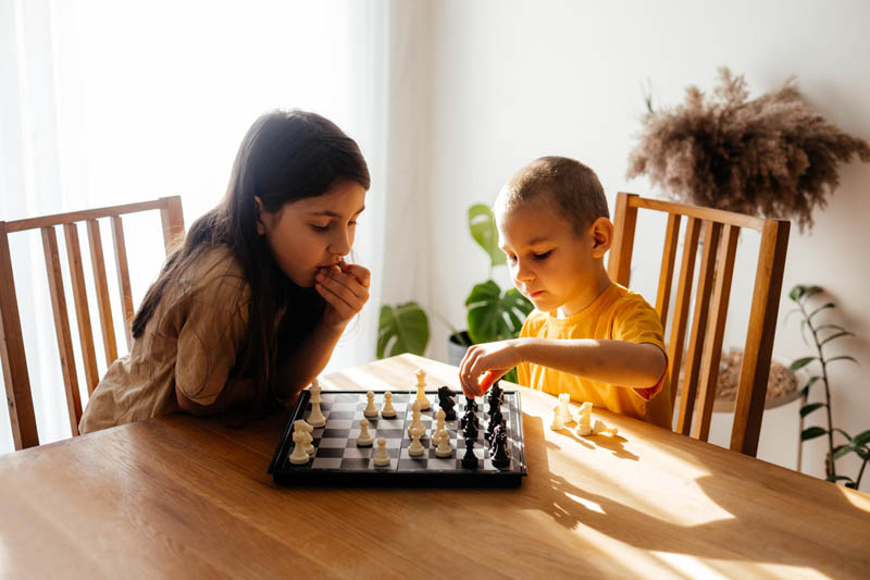 اموزش خواهر به کودک