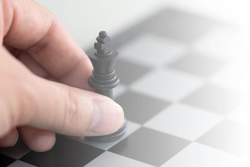 نور بر صفحه شطرنج