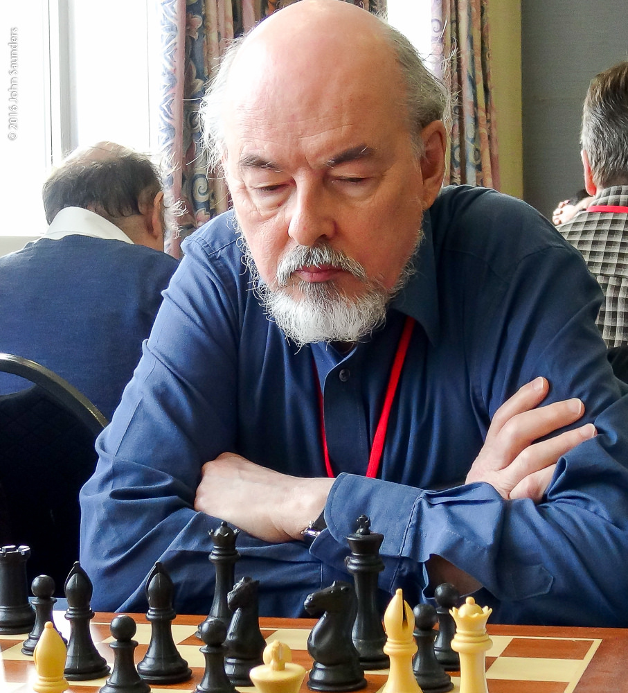 اقای Tim Harding نویسنده کتاب 64 Great Chess Games