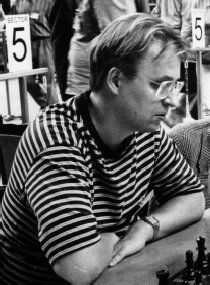 آقای Jouni Yrjola نویسنده کتاب An Explosive Chess Opening Repertoire for Black