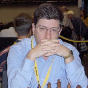 آقای Vassilios Kotronias نویسنده کتاب Beating the Caro-Kann