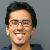 Mauricio Flores Rios نویسنده کتاب آشنایی با ساختارهای پیاده ای