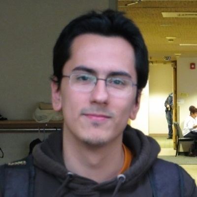 Mauricio Flores Rios نویسنده کتاب آشنایی با ساختارهای پیاده ای