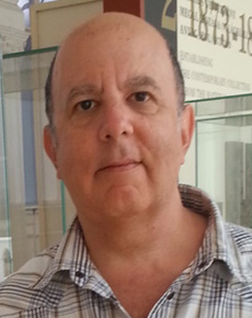 آقای Amatzia Avni نویسنده کتاب Chess Master at Any Age