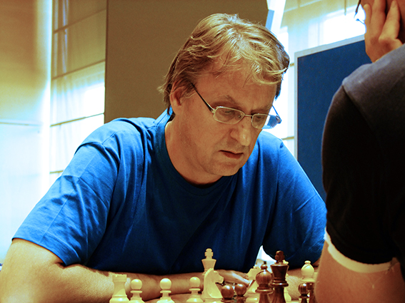 آقای Jouni Yrjola نویسنده کتاب Easy Guide to the Classical Sicilian