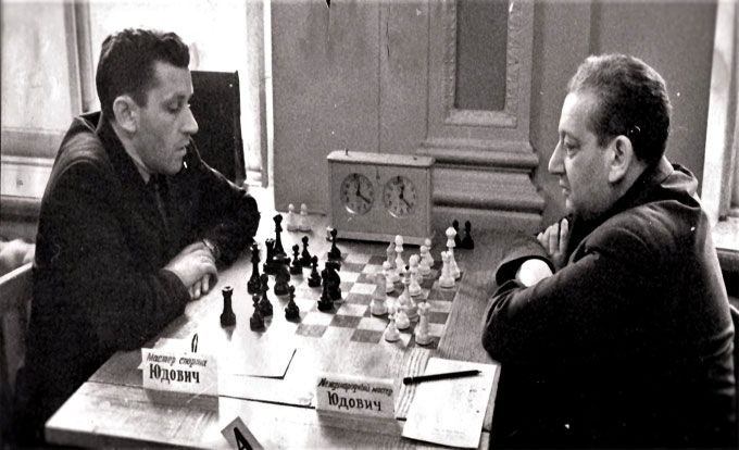 آقای Mikhail Yudovichنویسنده کتاب Garry Kasparov - His Career in Chess