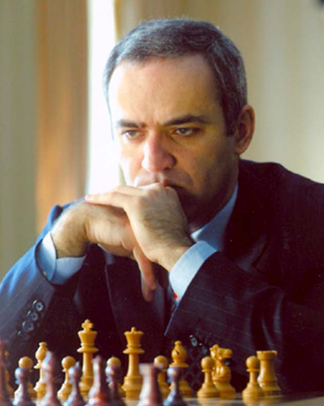 اقای Garry Kasparov نویسنده کتاب Garry Kasparov on My Great Predecessors, Part 2