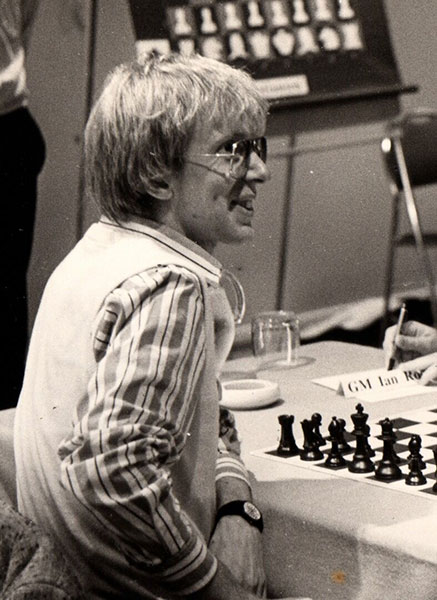 آقای Rob Brunia نویسنده کتاب Learning Chess Workbook Step 4