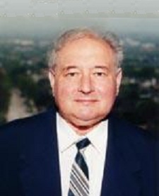 ادوارد گافلد نویسنده برتری های جزئی