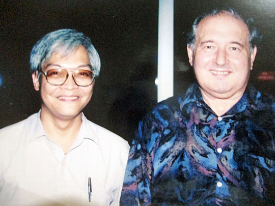 ادوارد گافلد نویسنده برتری های جزئی