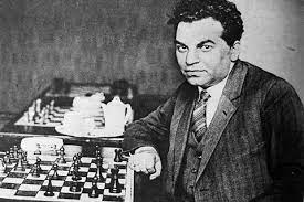 آقای Richard Reti نویسنده کتاب Modern Ideas in Chess