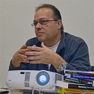 Afstratius Grivas نویسنده کتاب Modern chess design