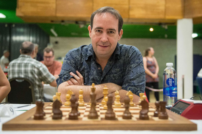 اقای John Emms نویسنده کتاب More Simple Chess: Moving on from the basics