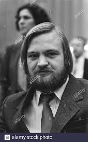 آرتور یوسوپف نویسنده دیدگاه های نو در شطرنج 2 شطرنج خود را بسازید