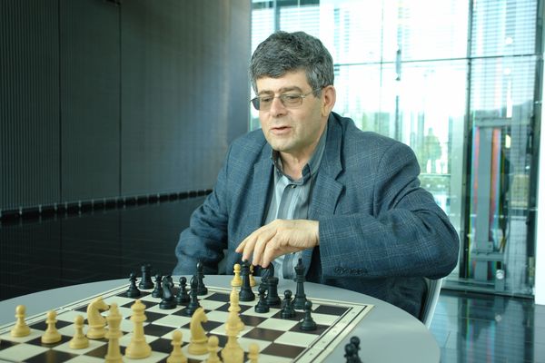 Mark Dvoretsky نویسنده کتاب تفکر پیشگیرانه
