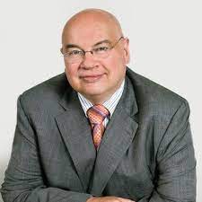 اقای Georges Renaud نویسنده کتاب The Art of the Checkmate