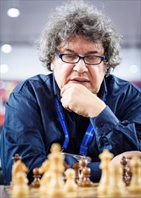 آقای Zenon Franco نویسنده کتاب The Giant Chess Puzzle Book