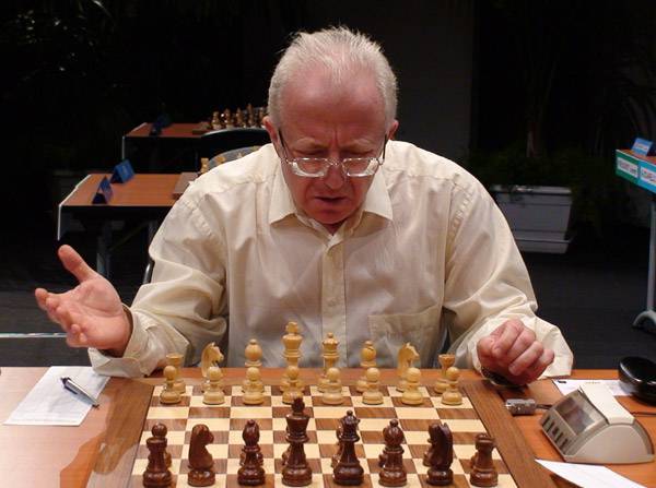 Iossif dorfman نویسنده کتاب تصمیم گیری در لحظات بحرانی